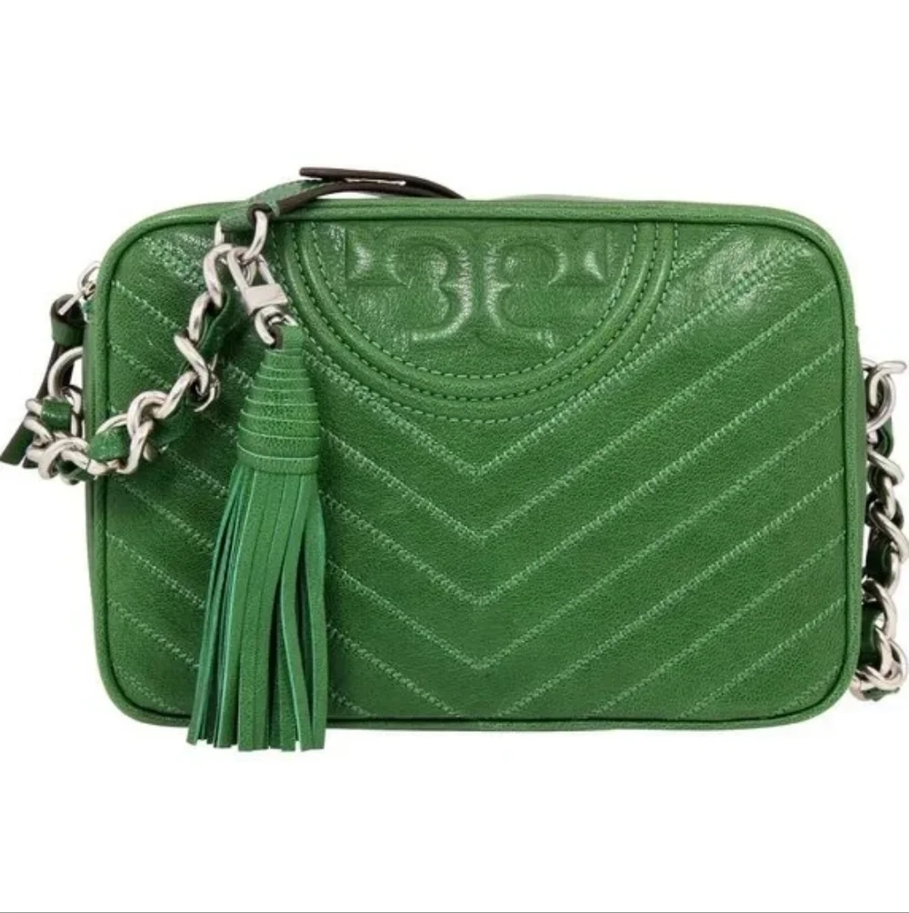 LIKE NEW TORY BURCH FLEMING CHEVRON CAMERA CROSSBODY BAG